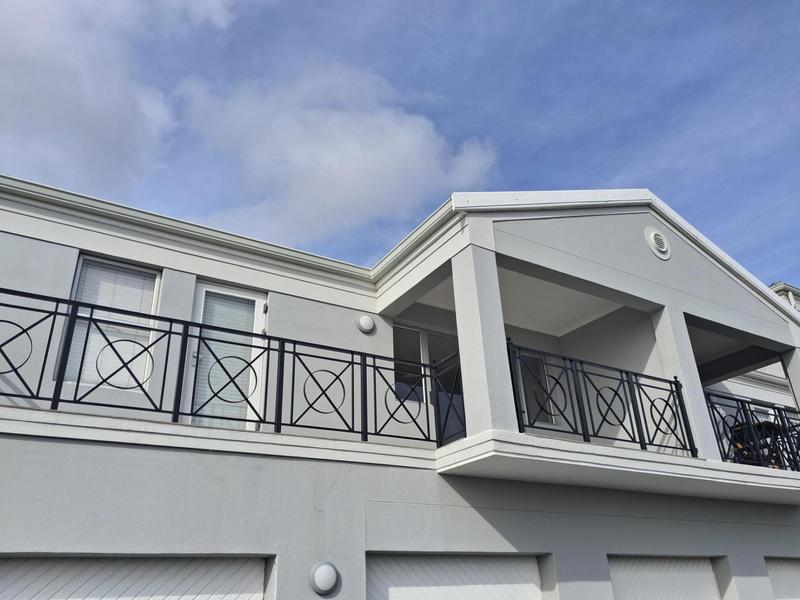 To Let 2 Bedroom Property for Rent in Vredehoek Western Cape